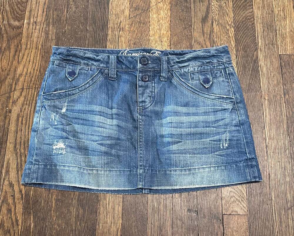 Y2K American Eagle Women's Distressed Denim Mini Skirt with Button Fly size 6